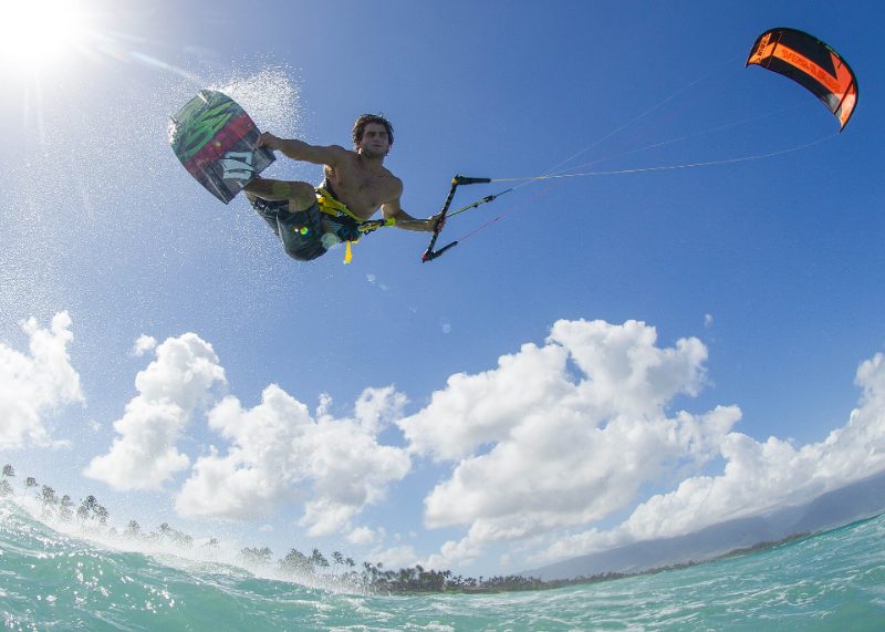 Apprendre le kitesurf en mer Rouge