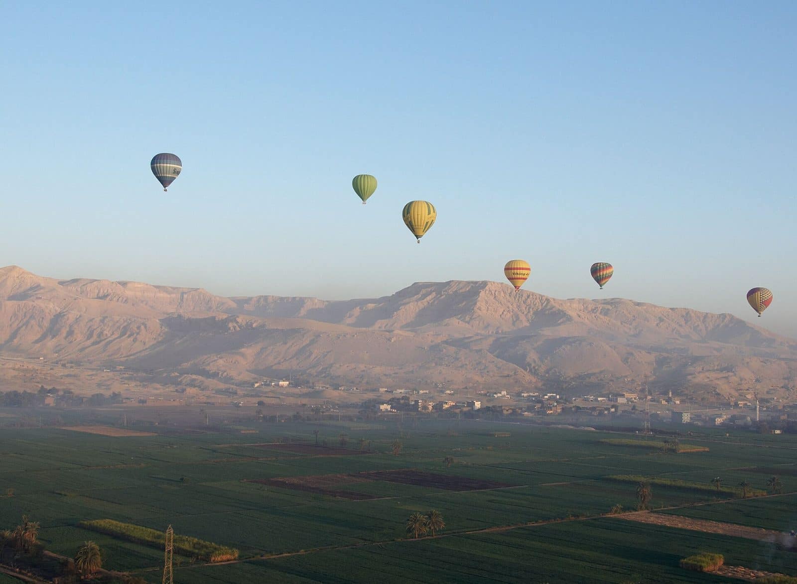 Nuit à Louxor avec montgolfière au lever du soleil — photo 4